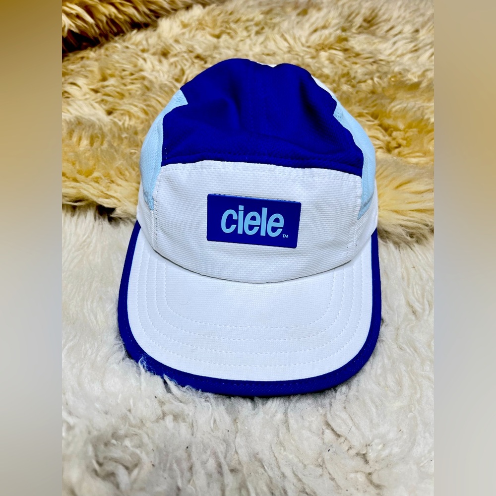 CIELE trail running hat like new perfect condition